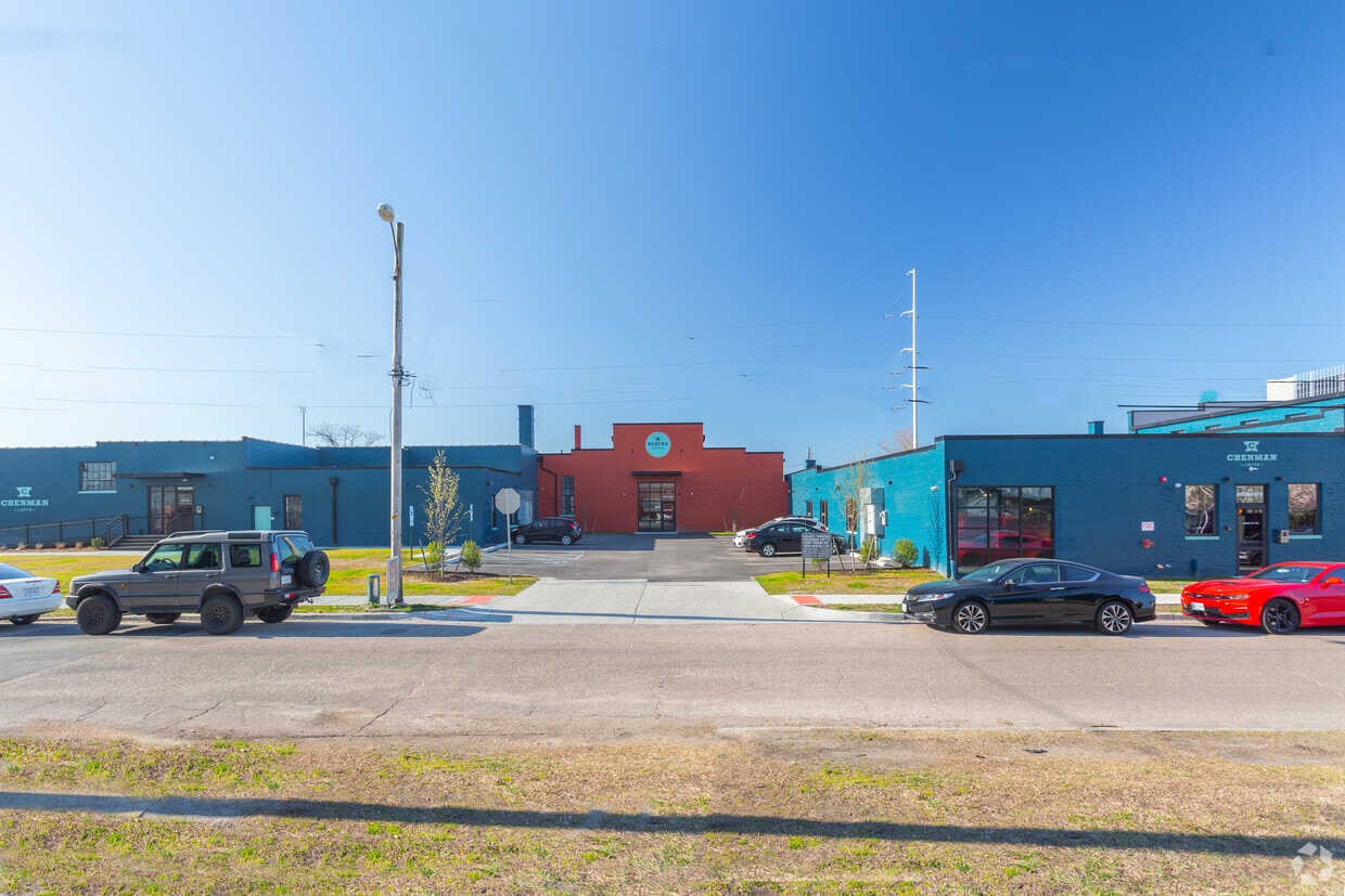 Building Photo - Chenman Lofts