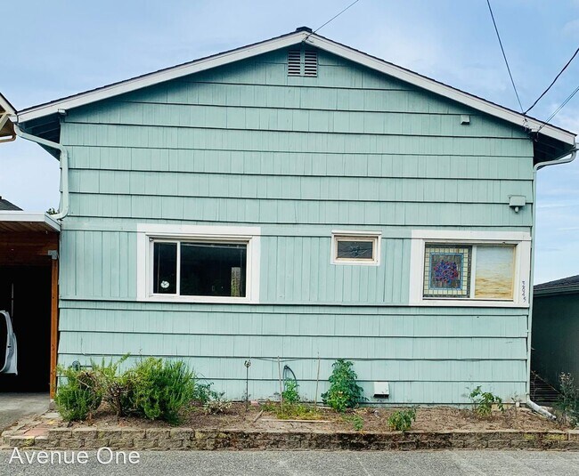 Foto del edificio - 2 br, 1 bath House - 3845 Beach Dr SW