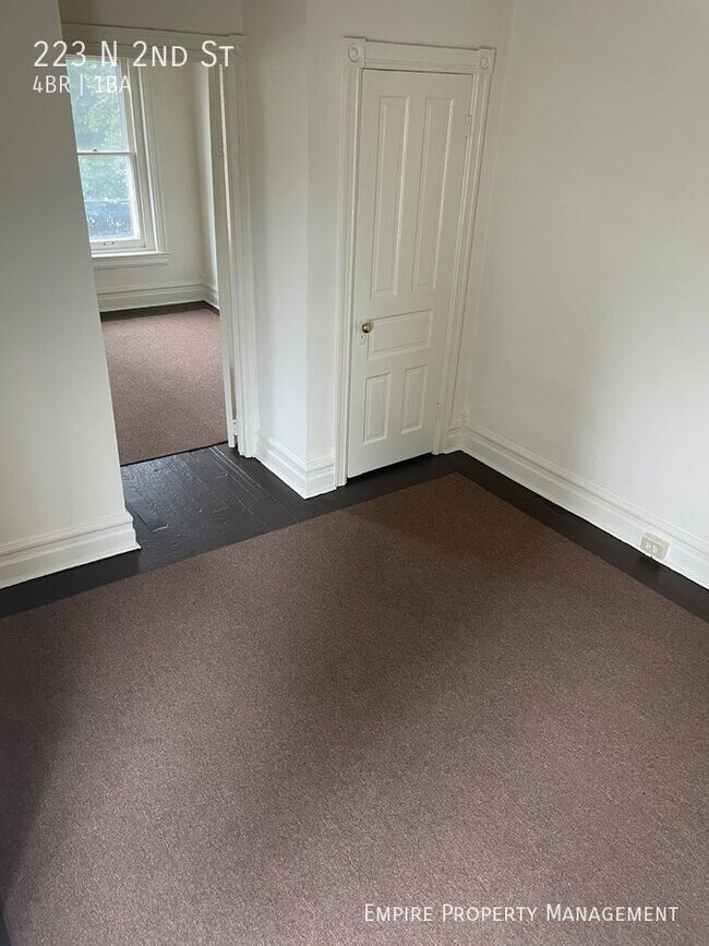 Foto del edificio - 4 Bedroom/ 1 Bathroom House in Allentown!