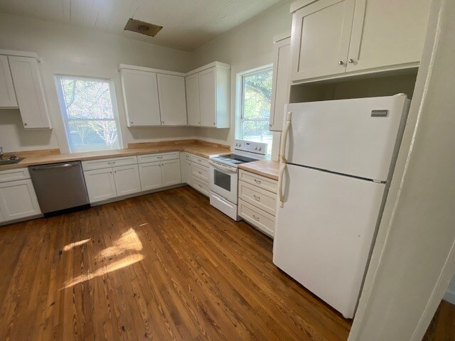 Foto del edificio - 210 First St