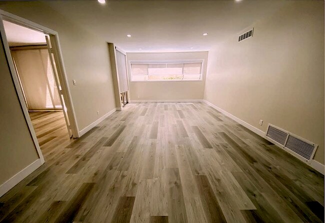 Building Photo - 408 N Palm Dr