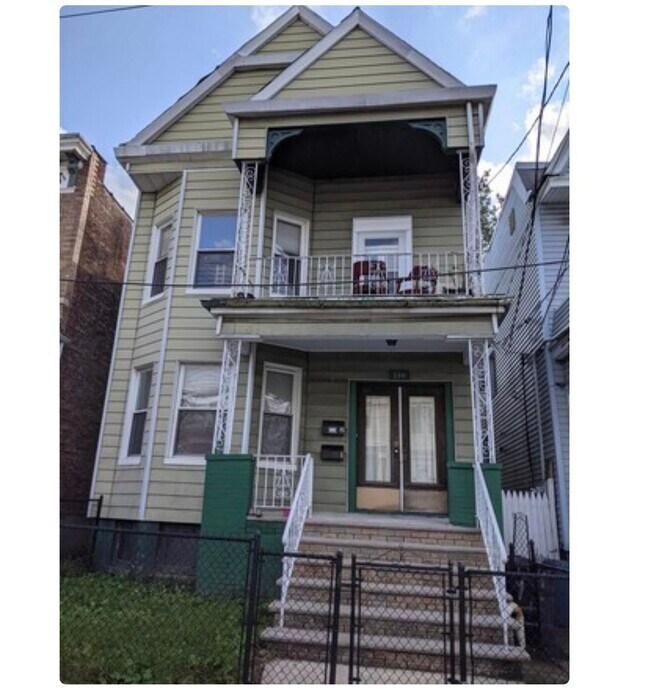 Foto del edificio - 239 Bayview Ave