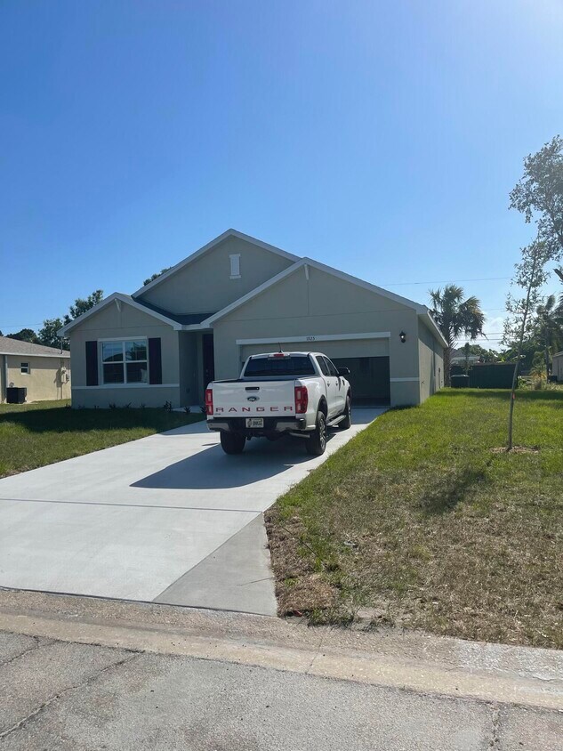 Foto principal - 1925 Sunrise Dr SW