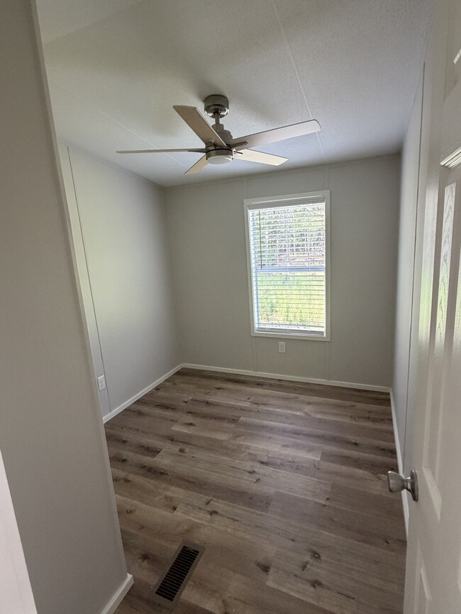 Building Photo - 3 bed 2 bath Collins GA