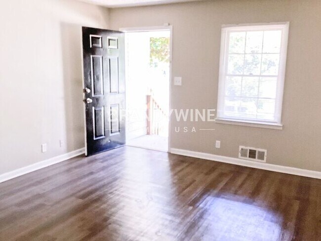 Foto del edificio - Lovely 3BR with Inspiring Yard and Car Gar...