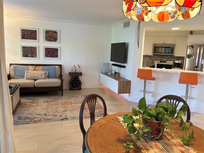 Foto del edificio - 8134 NW 17th Mnr