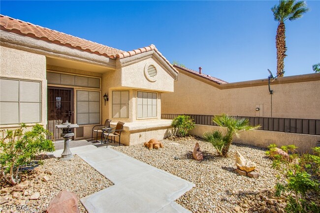 Building Photo - 8832 Villa Ridge Dr