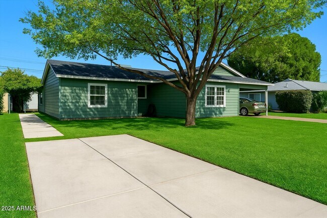 Foto del edificio - 7749 N 17th Ave