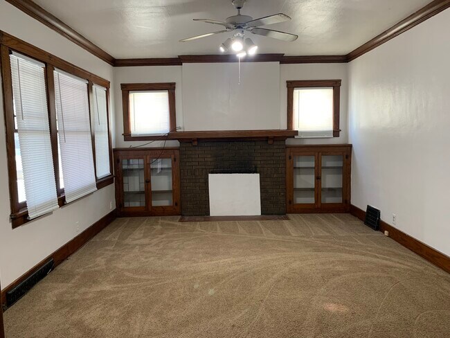 Building Photo - 513 W Loucks Ave