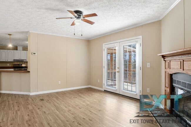 Building Photo - Beautiful Fully Renovated 3 Bed 2 Bath Home