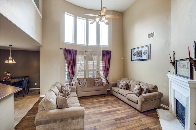 Foto del edificio - 917 Ozark Dr