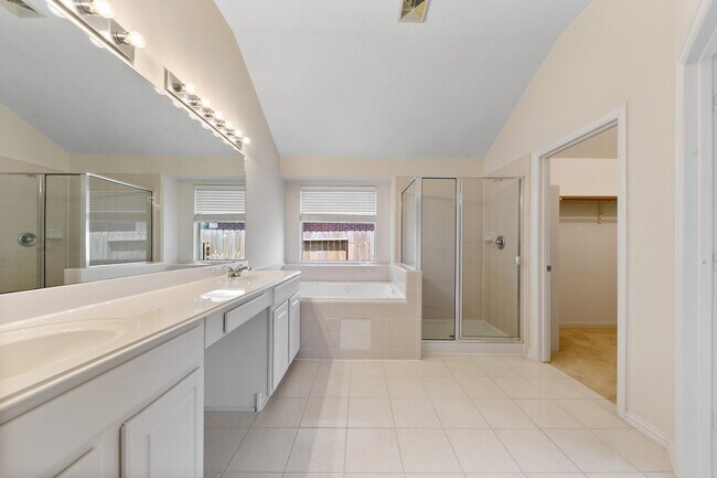 Foto del edificio - 16027 Belleshire Ln