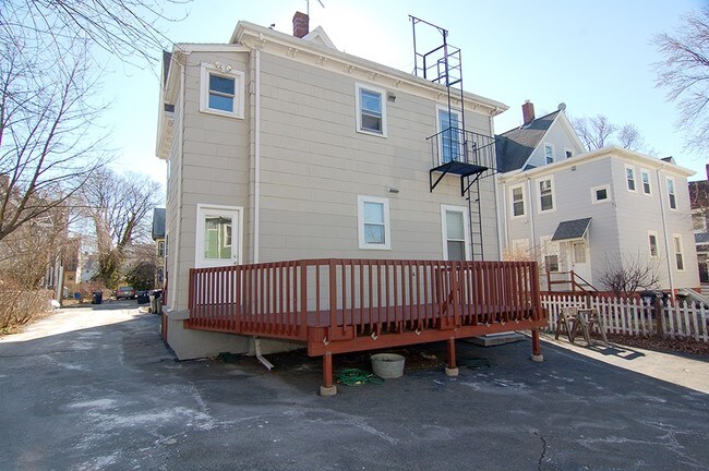 Building Photo - 19 Haskell St