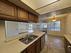 Building Photo - 542 Nichols Blvd