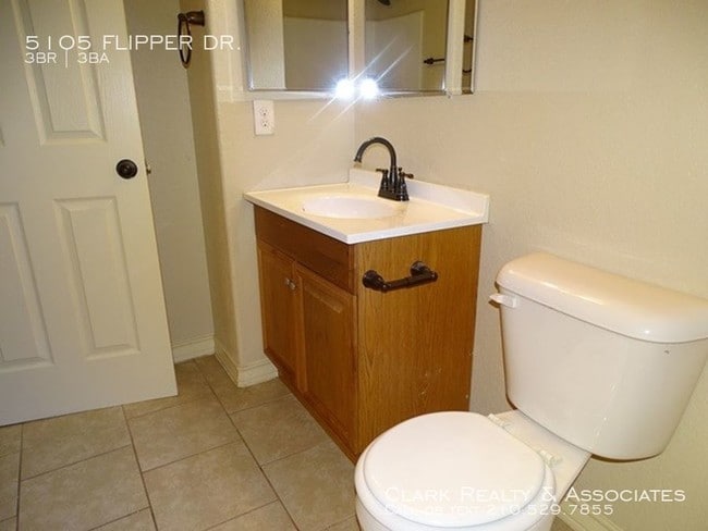 Building Photo - 5105 Flipper Dr., San Antonio, TX. 78238
