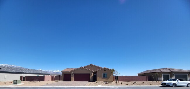 Building Photo - 1641 Pinedale St