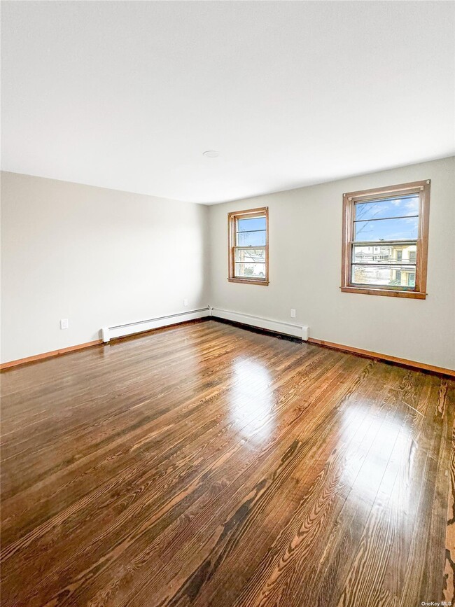 Building Photo - 352 S Ocean Ave