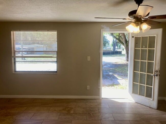 Building Photo - 1 bedroom, 1 bath apartment