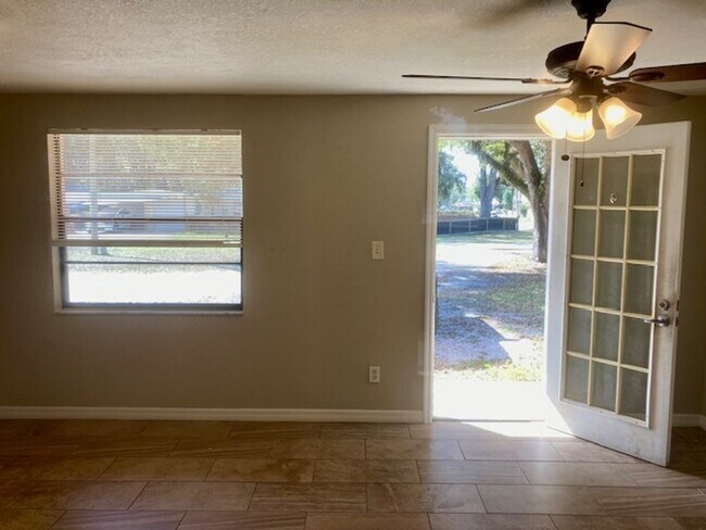 Foto del edificio - 1 bedroom, 1 bath apartment