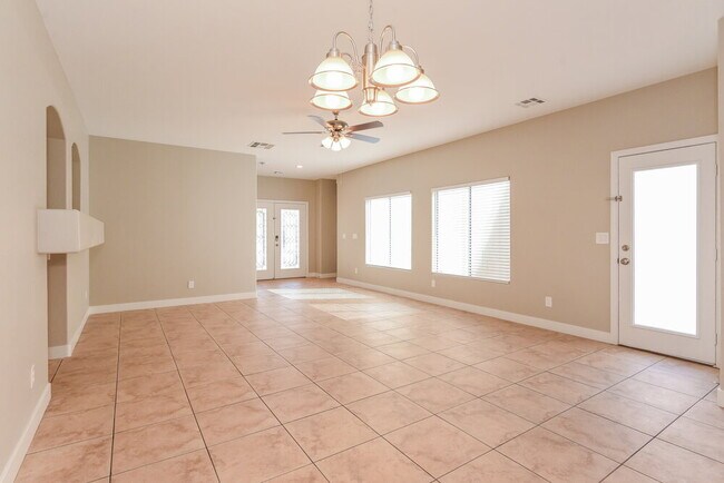 Building Photo - 8911 Deep Ridge Ct