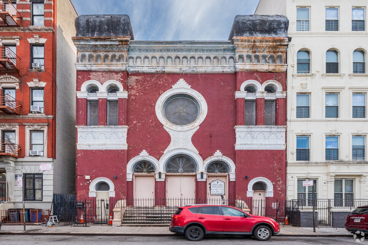 Fotografía del edificio - 21 W 118th St