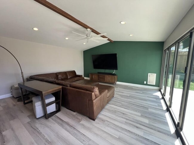 Foto del edificio - 1180 Pecos Way