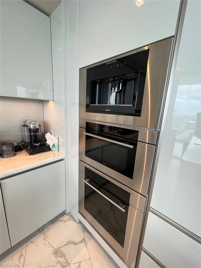 Foto del edificio - 2 br, 2 bath Condo - 18975 Collins Ave Uni...