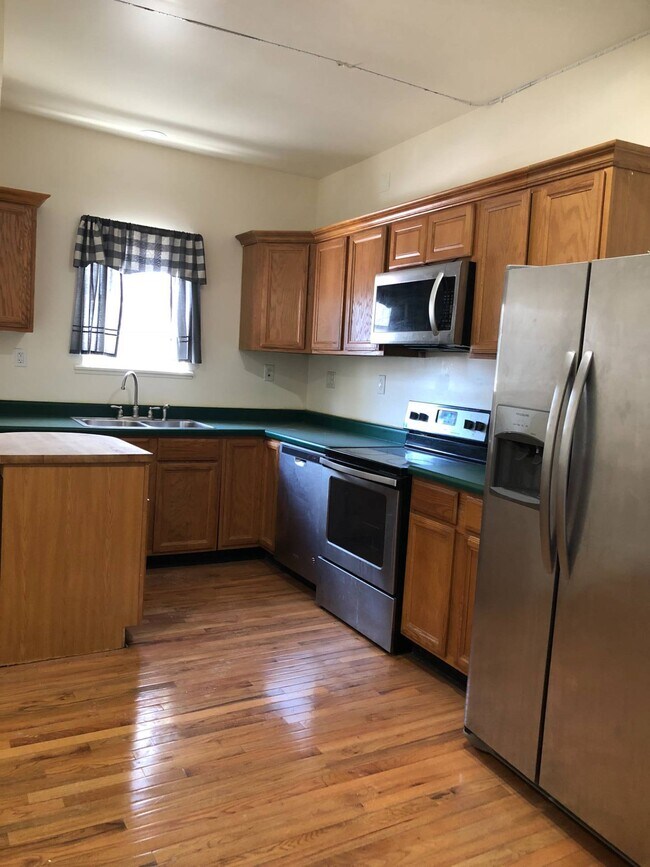 59 Brunswick Ave Unit 1, Troy, NY 12180 Room for Rent in Troy, NY
