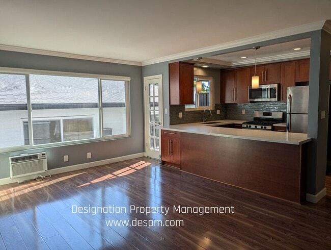 Foto del edificio - 7638 Hampton Ave