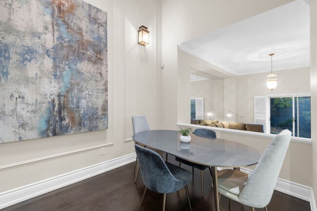 Building Photo - 53 Gloucester St