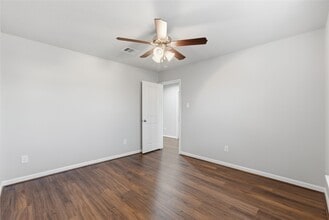 Building Photo - 1611 N City Oaks Ln