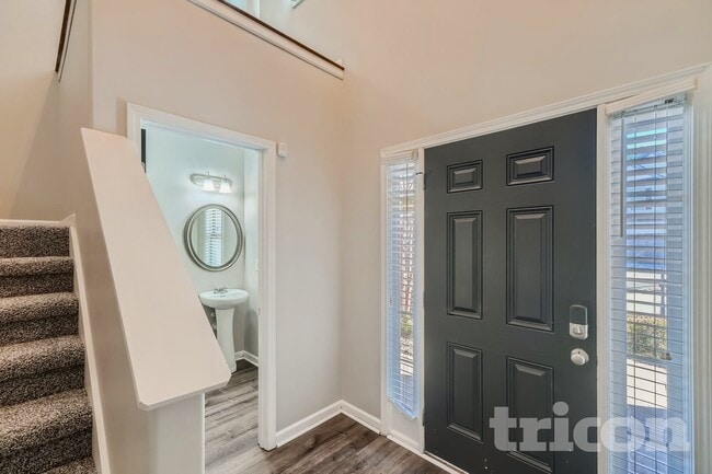 Building Photo - 3919 King Fisher Dr