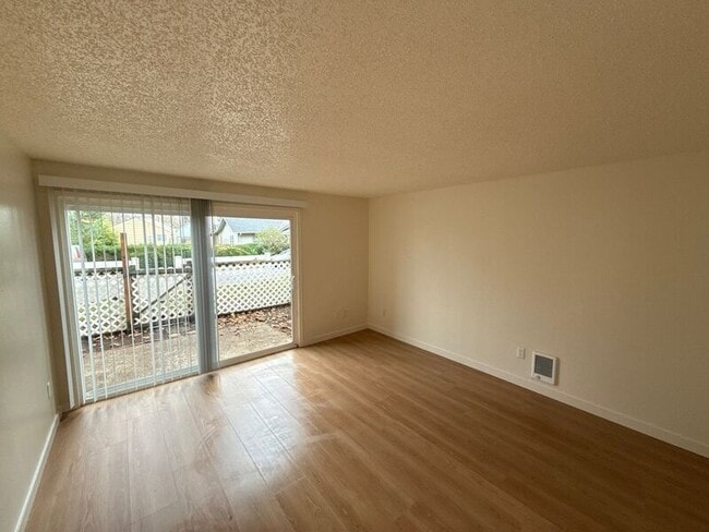 Building Photo - 485 Senate St NW