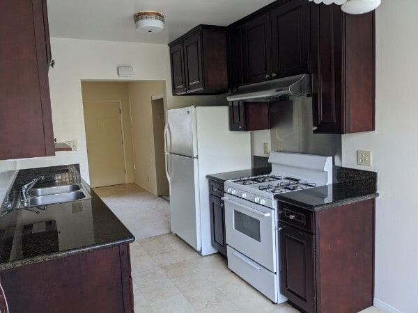 kitchen2 - 930 N Stoneman Ave