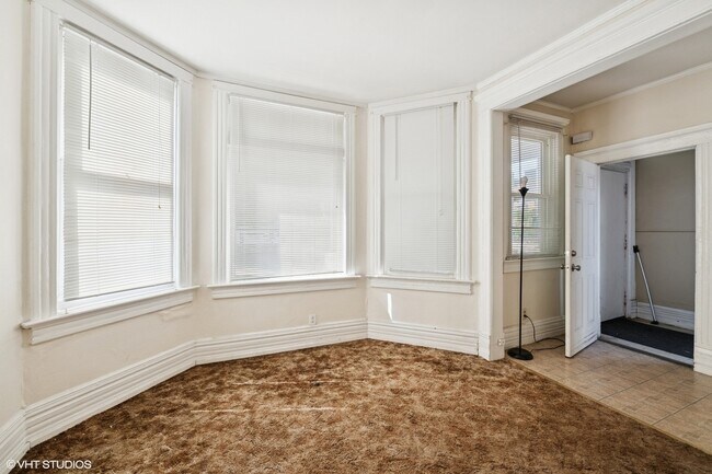 Foto del edificio - 2144 W Montrose Ave