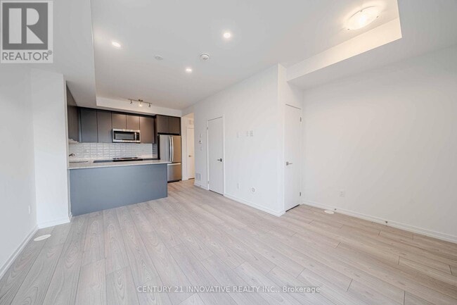 Building Photo - 16-16 Lytham Grn Cir