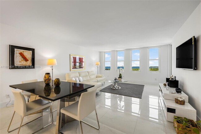 Building Photo - 5401 Collins Ave