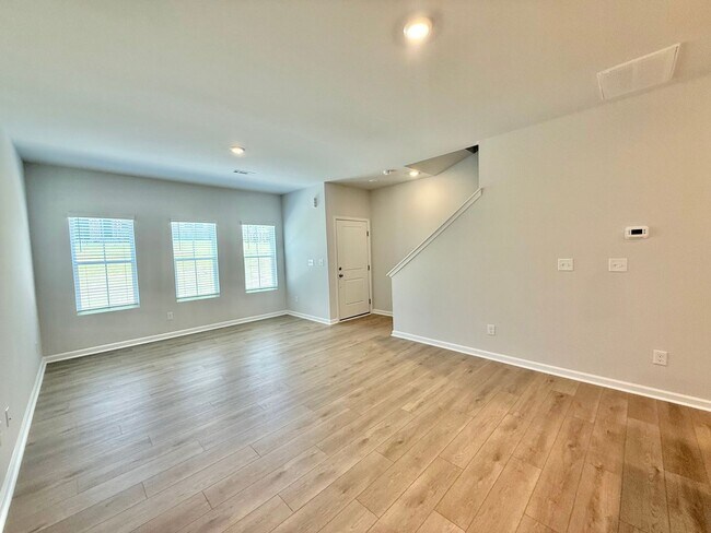 Foto del edificio - **OFFERING REFUNDABLE APPLICATION FEES** New Construction 3BD, 2.5BA Garner Townhome with a 1-Car...