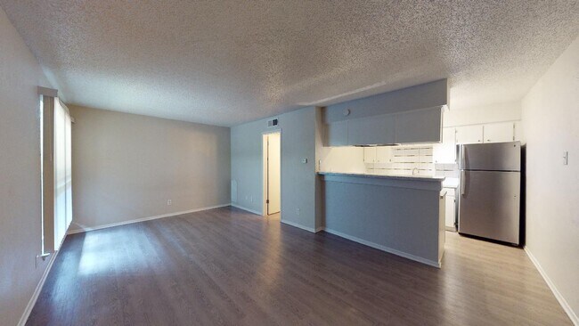 Atlantic At Kessler Park Apartments Dallas Tx Apartments Com