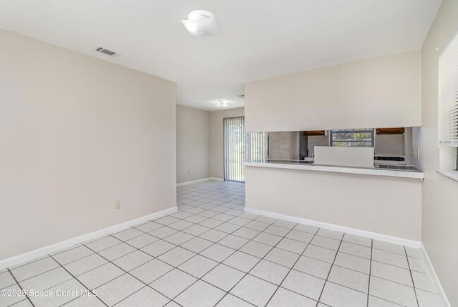Building Photo - 3648 Tomlin Dr