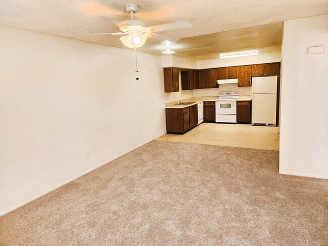 Foto del edificio - 590 W 18th Ave