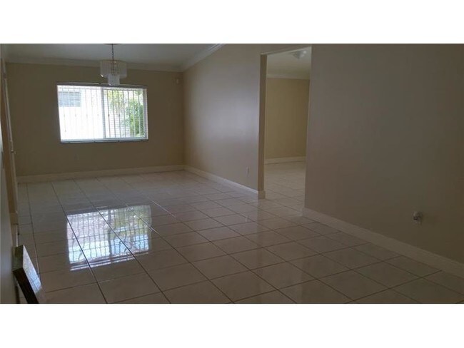 Building Photo - 1326 SW 143rd Ct
