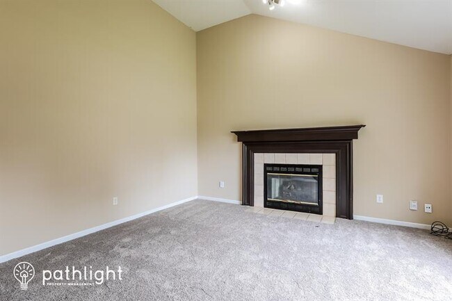 Building Photo - 448 SE Ashton Dr