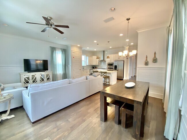 Building Photo - 210 Emerald Beach Cir