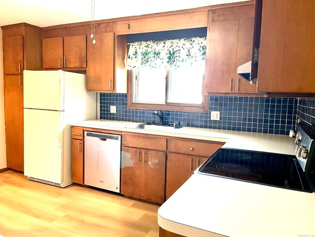Foto del edificio - 1509 Summer Hill Dr