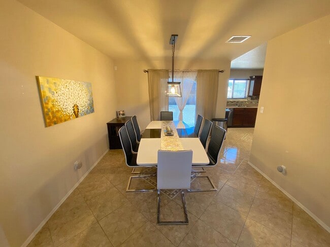 Foto del edificio - Northeast El Paso 4Bed w/Refrig A/C
