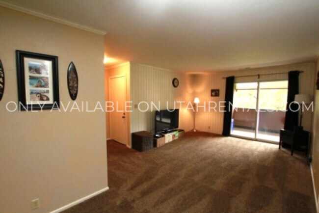 Foto del edificio - 258 W Garden Park