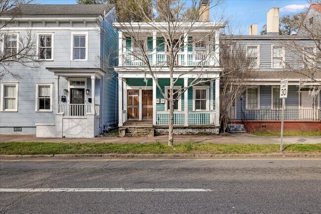 Foto del edificio - 216 W Anderson St