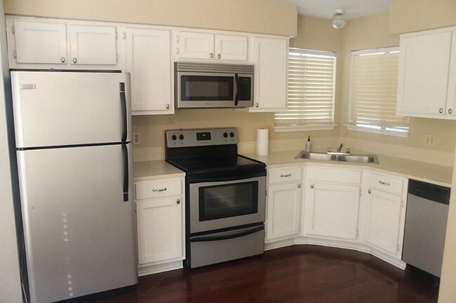 Building Photo - 18617 Egret Bay Blvd