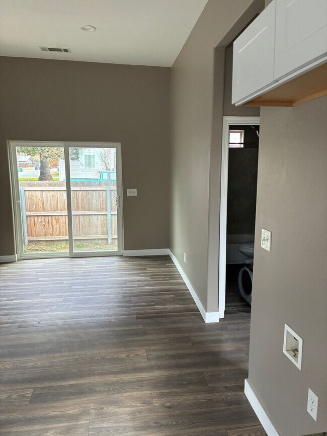 Foto del edificio - 2 Bedroom 2 Bath Home